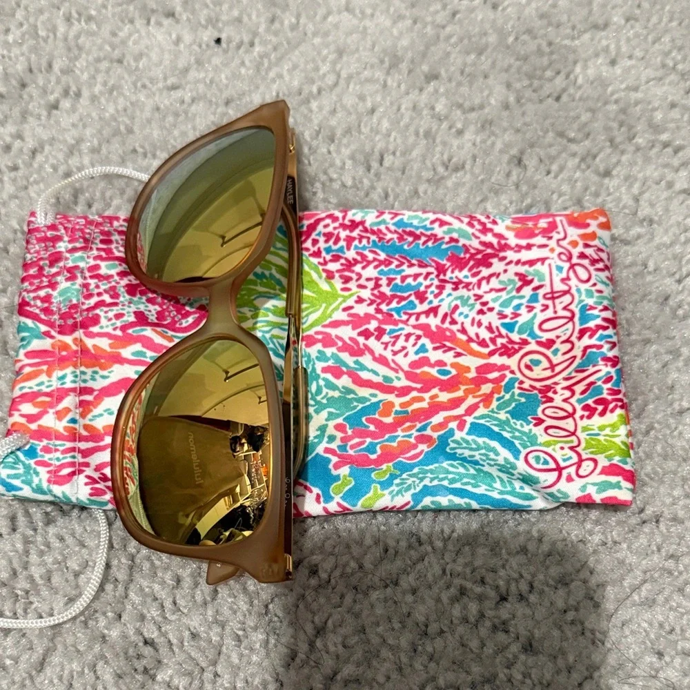 Lilly Pulitzer Gold Sunglasses with Colorful Pouch - Never Worn - Picture 4 of 4